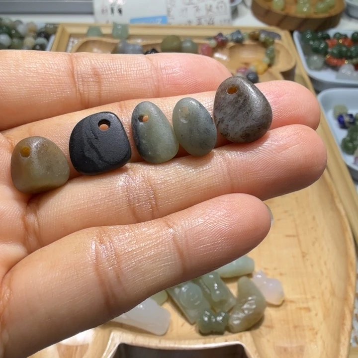 和田玉未镶嵌珠宝半成品