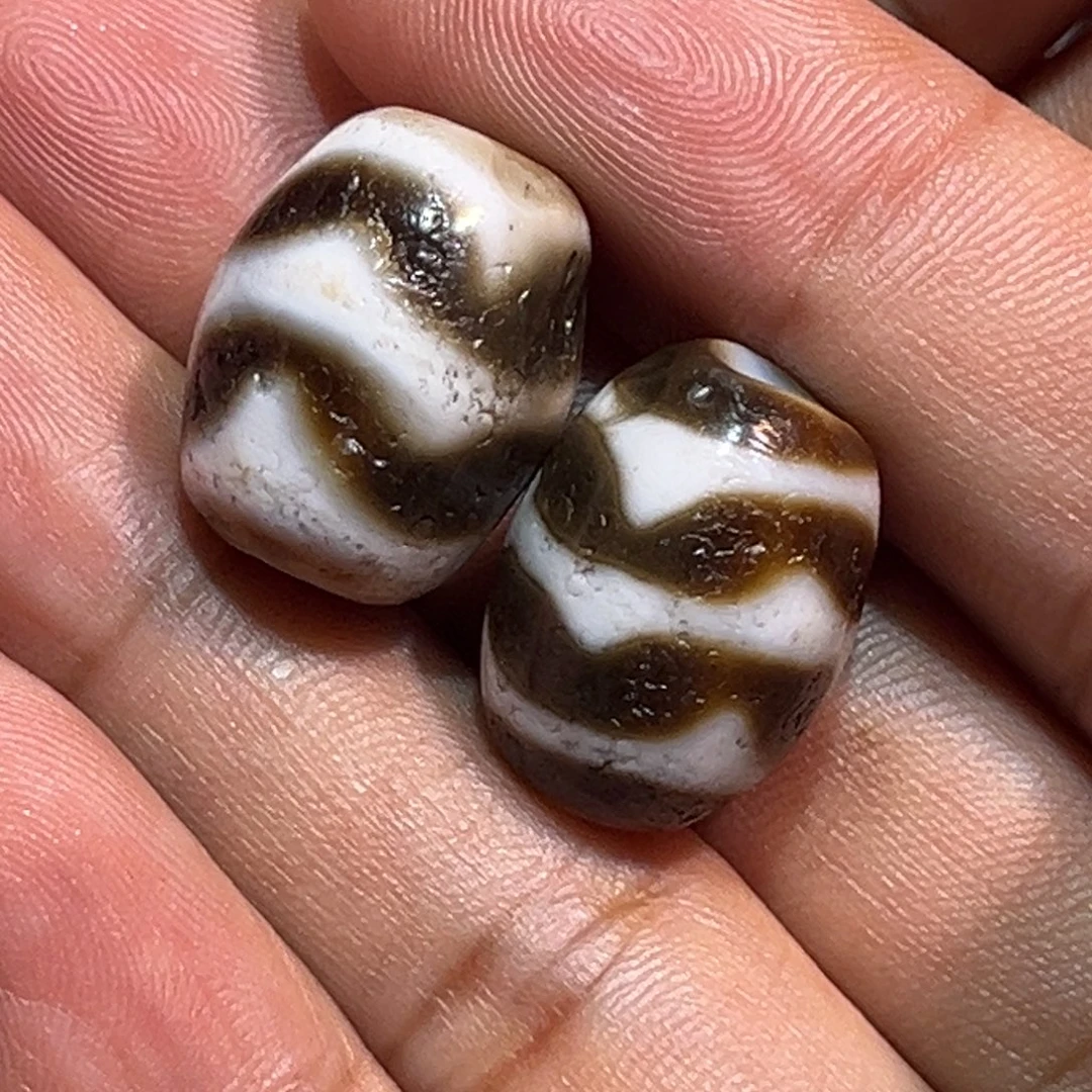 诺***。玛瑙/玉髓未镶嵌颈饰