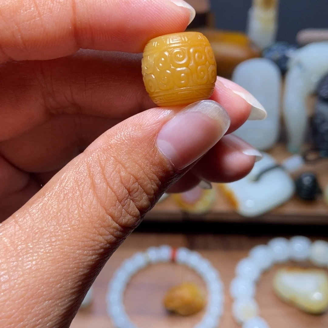默***…颈饰未镶嵌和田玉