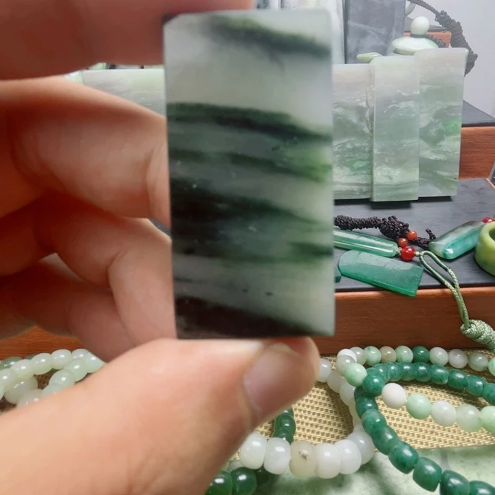 独山玉未镶嵌颈饰