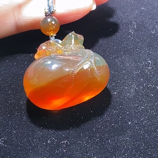 琥珀未镶嵌颈饰钱袋子