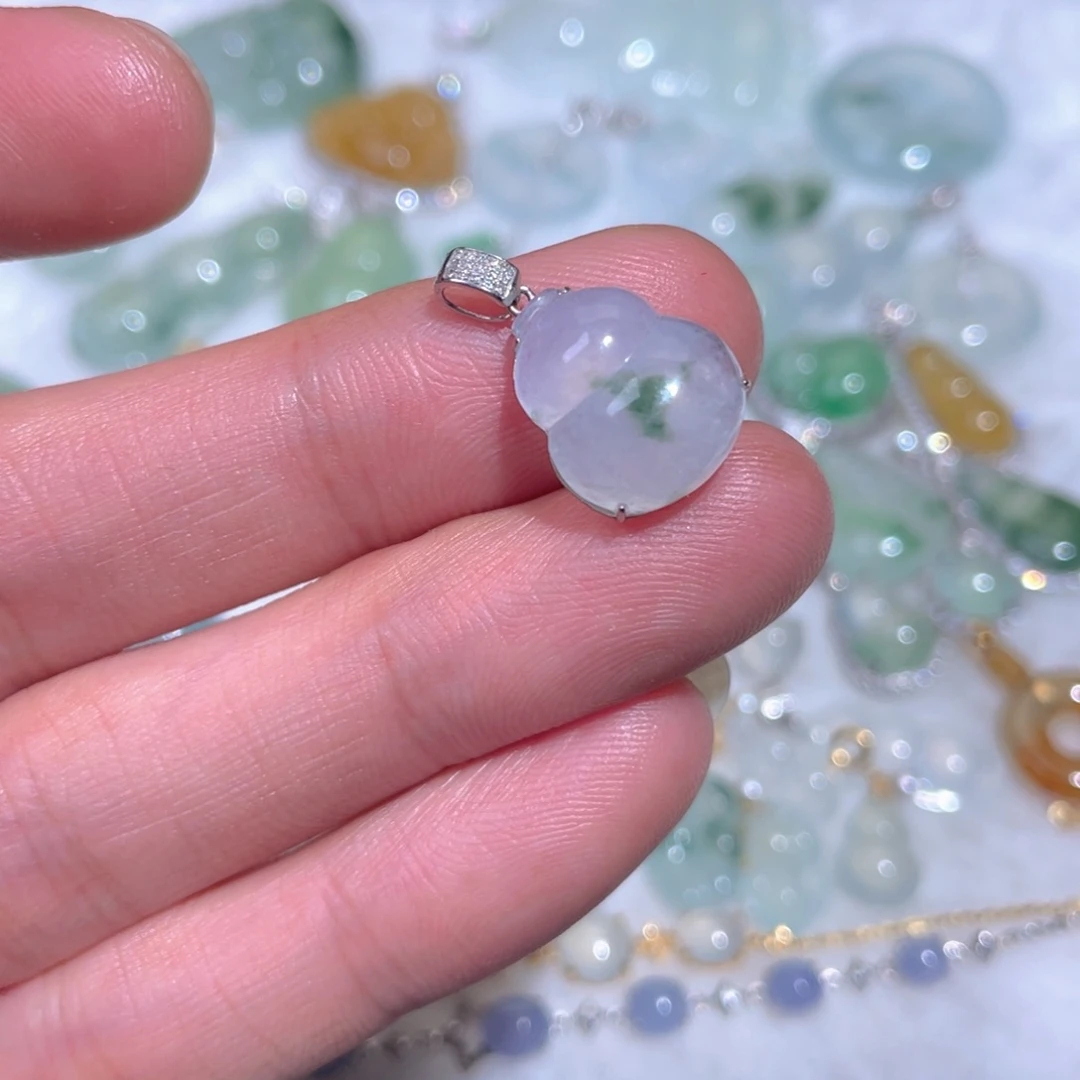 翡翠18K金镶嵌颈饰翡翠