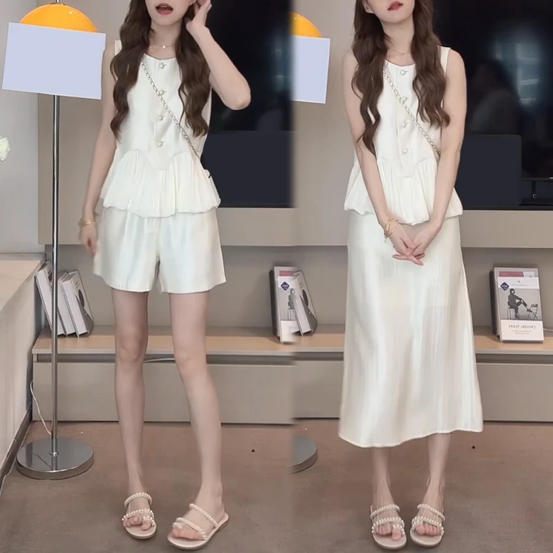 温柔小香风时尚套装女2025夏季新款小众设计感无袖上衣短裤两件套