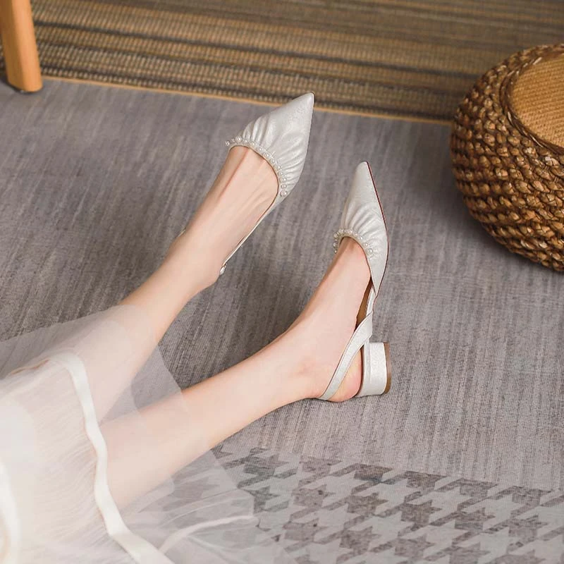 2025年春夏季新款尖头高跟鞋粗跟凉鞋珍珠设计感小众真皮凉鞋女