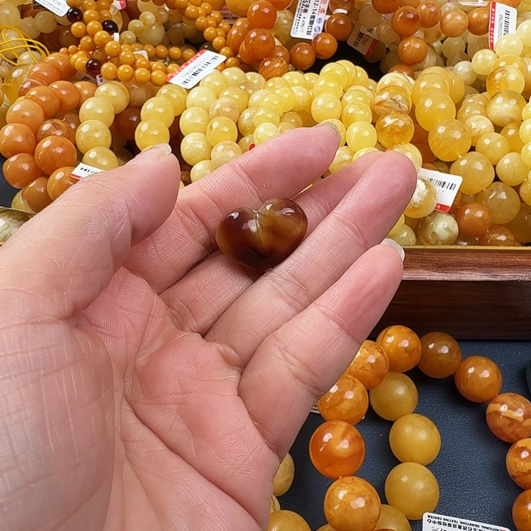 琥珀未镶嵌珠宝奇石