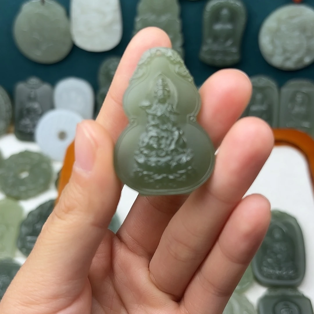 贵***哥和田玉未镶嵌颈饰