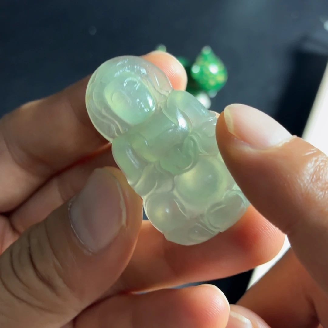 定制翡翠未镶嵌观音