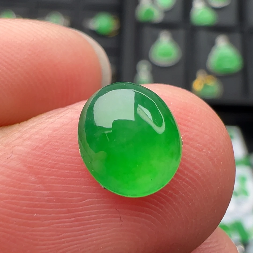 翡翠未镶嵌颈饰蛋面8.3