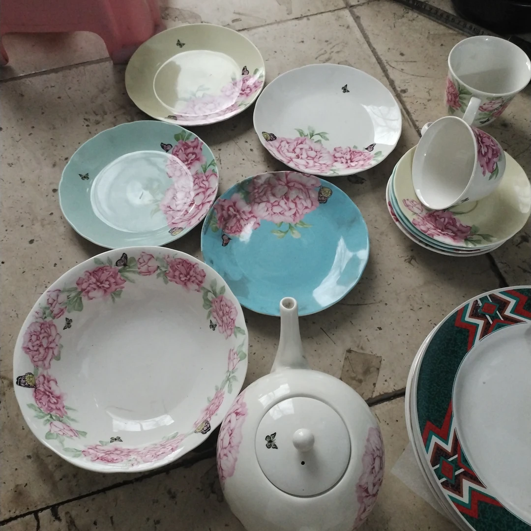 阿尔伯特壶＋8杯＋8盘＋8早餐杯！！