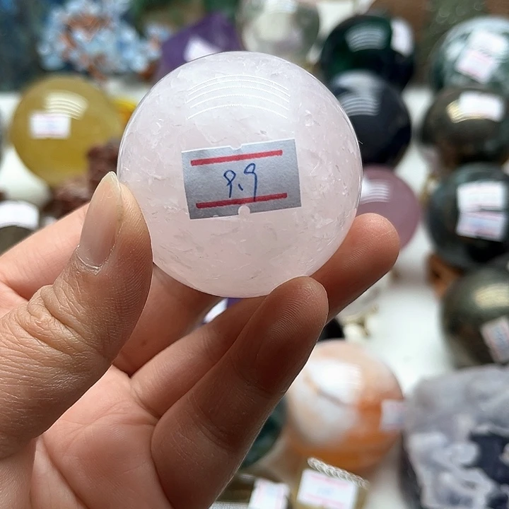 168克粉水晶球未镶嵌水晶