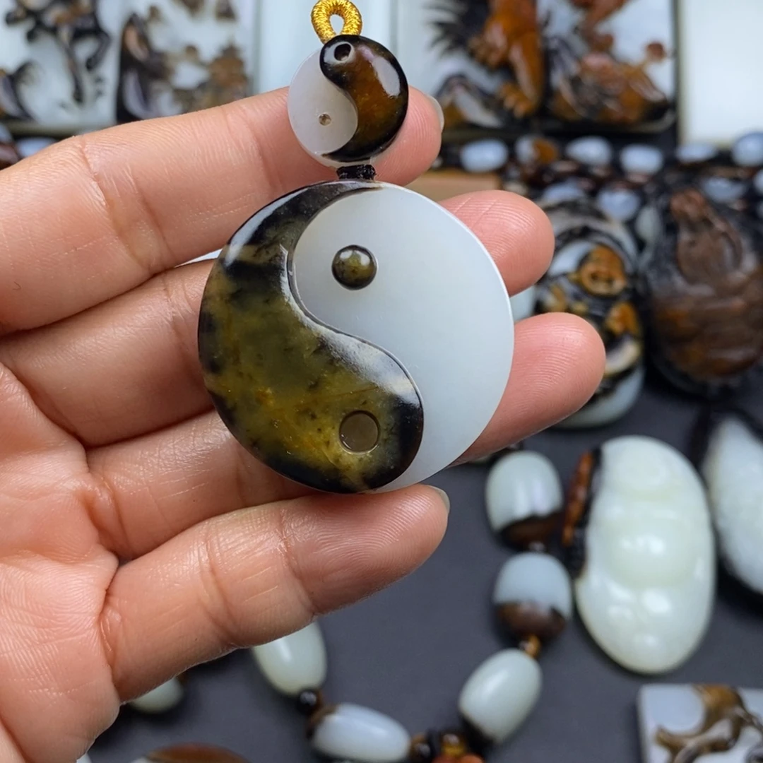 慕***邢和田玉未镶嵌挂件