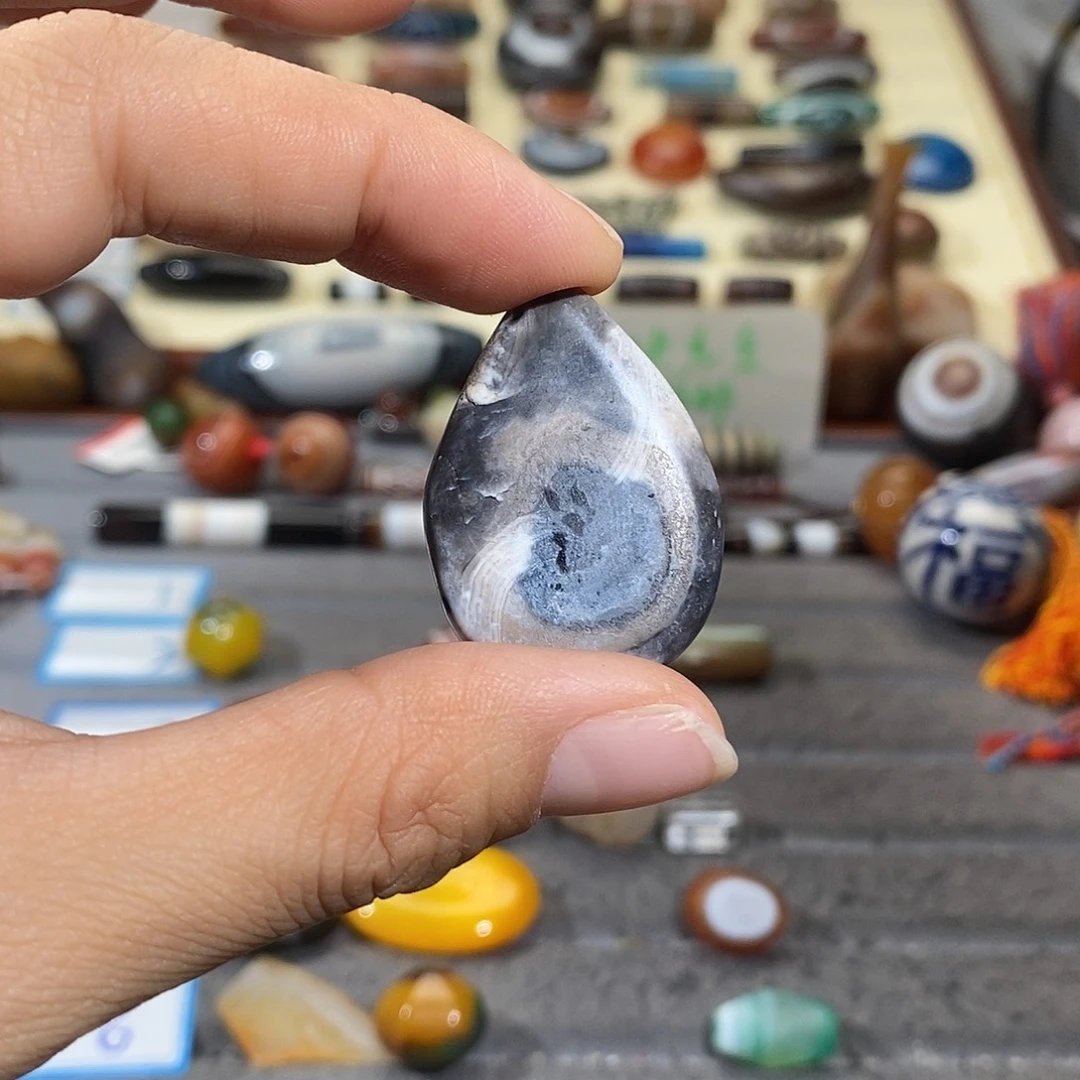 榻***子玛瑙/玉髓合金颈饰