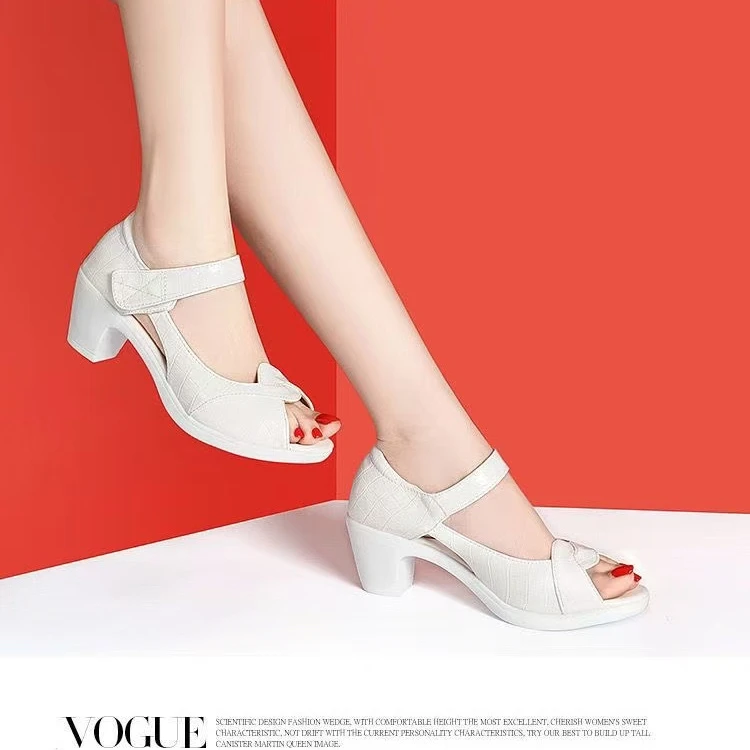 308凉鞋女鱼嘴透气粗跟软底罗马高跟鞋久站不累中老年人女士凉鞋