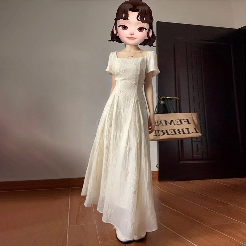 白色法式气质方领连衣裙子女装2024新款夏感温柔风仙女长裙43562
