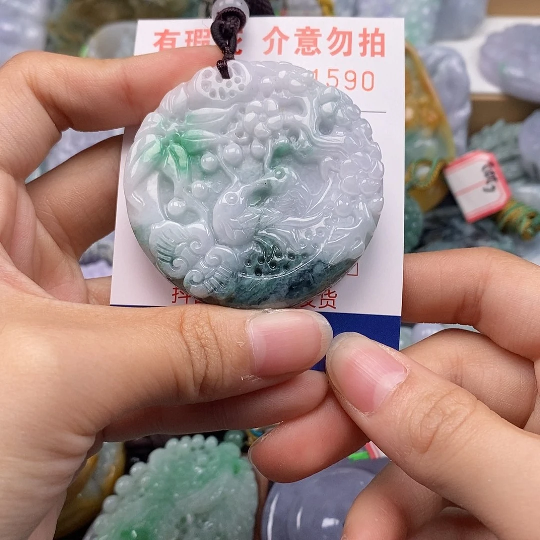 吊坠(不含链)未镶嵌翡翠