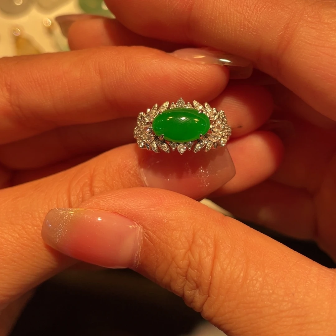 翡翠18K金镶嵌颈饰戒指