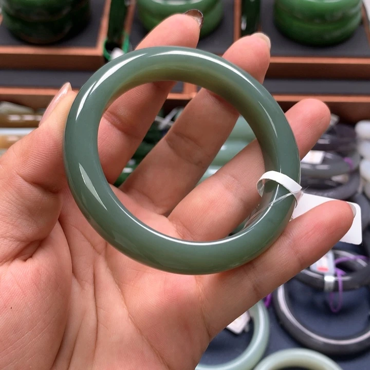 【闪购商品】未镶嵌手镯和田玉