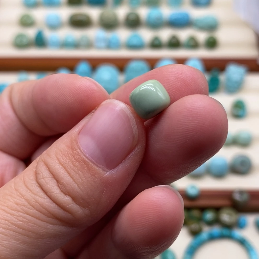 绿松石未镶嵌挂件