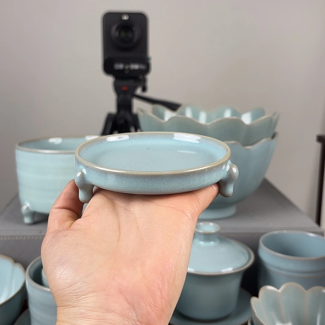 摆件天青釉小号三足洗微瑕