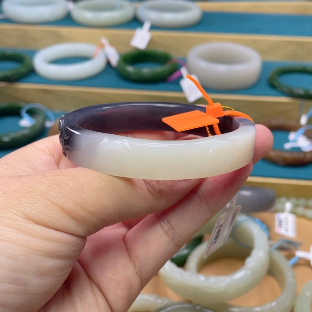 和田玉手镯（贵妃镯）未镶嵌68