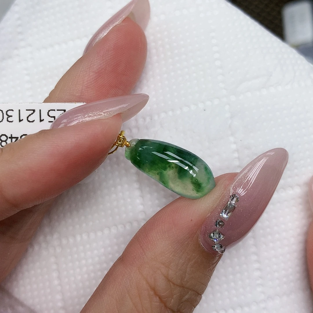 颈饰18K金镶嵌翡翠