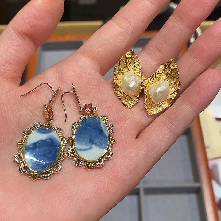 瑞***宝中古香水沐浴露持久留香