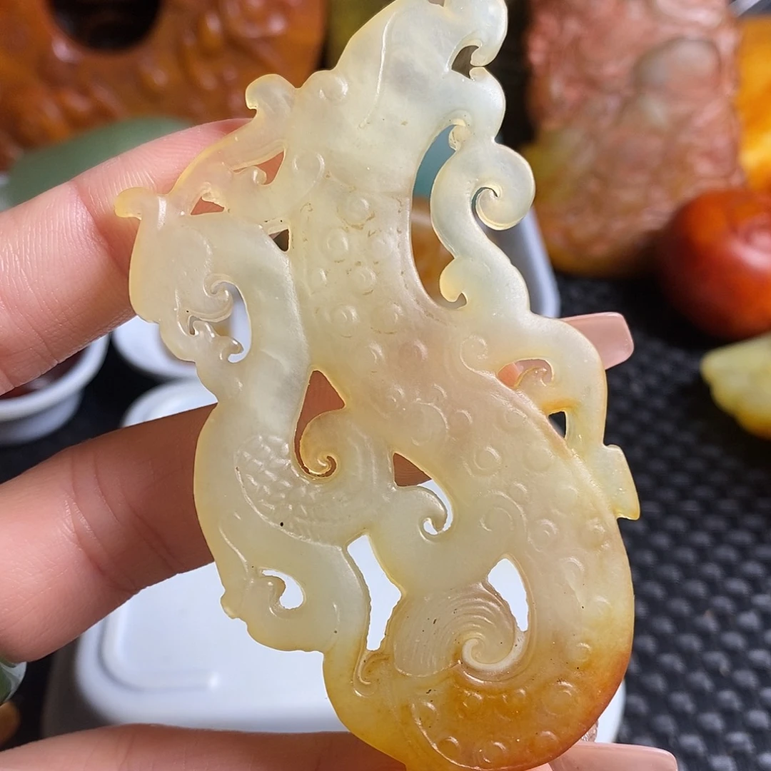 岫岩老玉（透闪石质玉）未镶嵌珠宝奇石