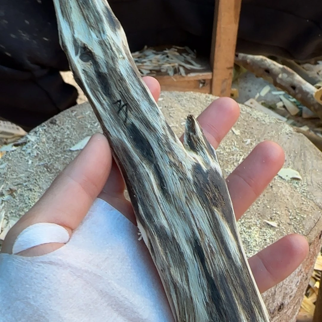 树脂制品3号奇楠原木一个