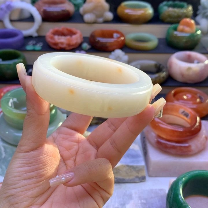 石英岩玉未镶嵌13468975444