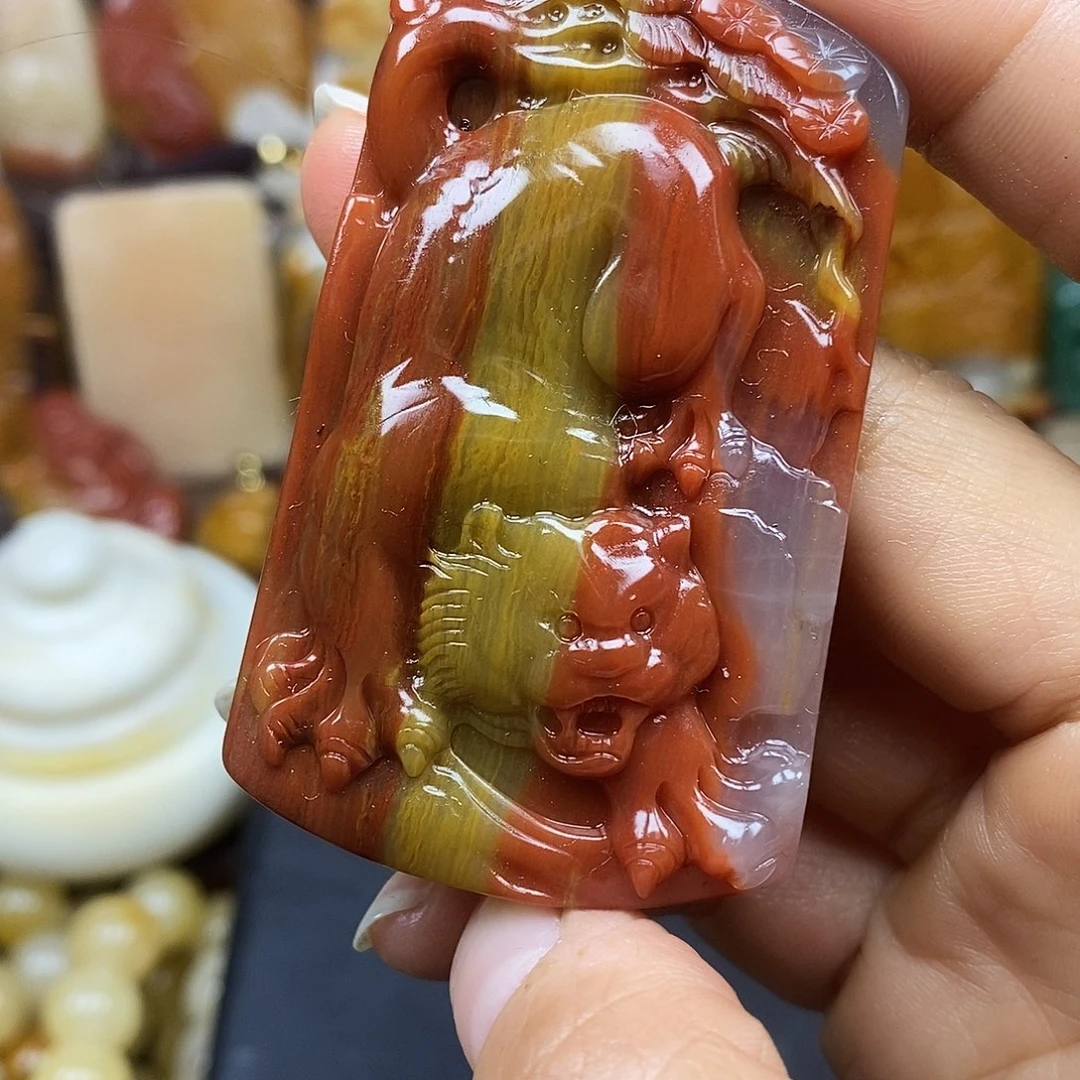 石英质玉（黄龙玉）颈饰未镶嵌