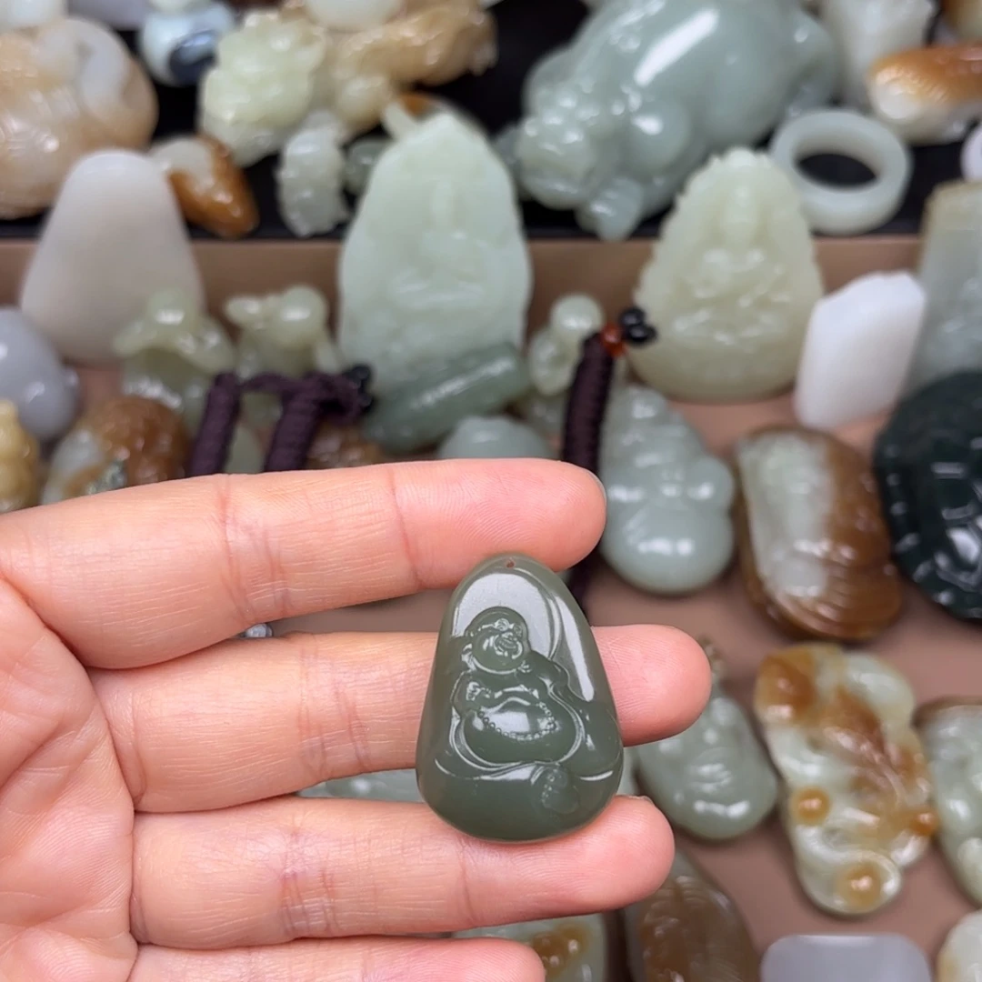 颈饰未镶嵌和田玉