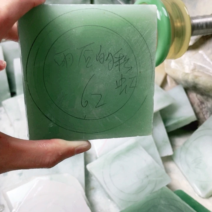 雨***️定制石英质玉手镯62圈口