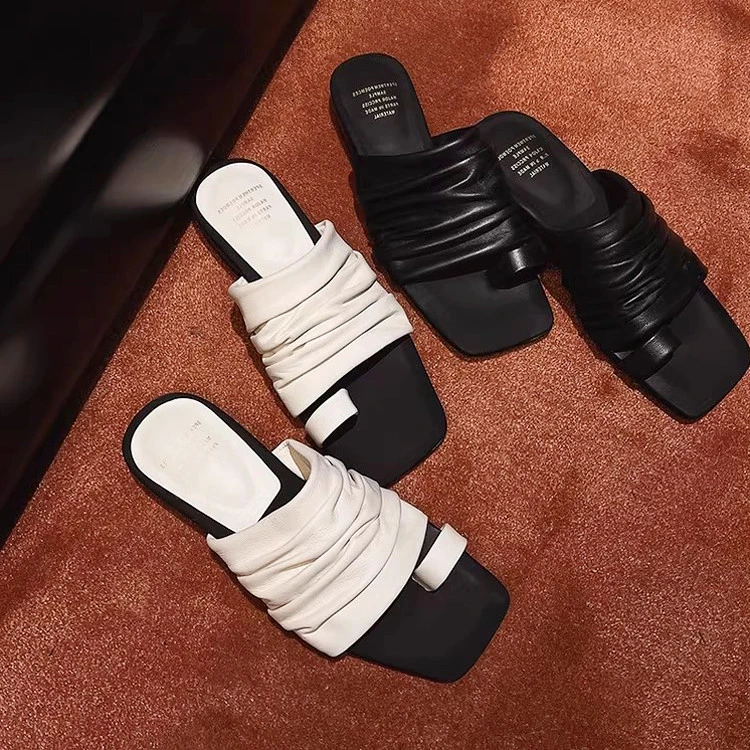 真皮设计感套趾平底褶皱堆堆方头一字凉拖鞋女室外穿时尚露趾沙滩