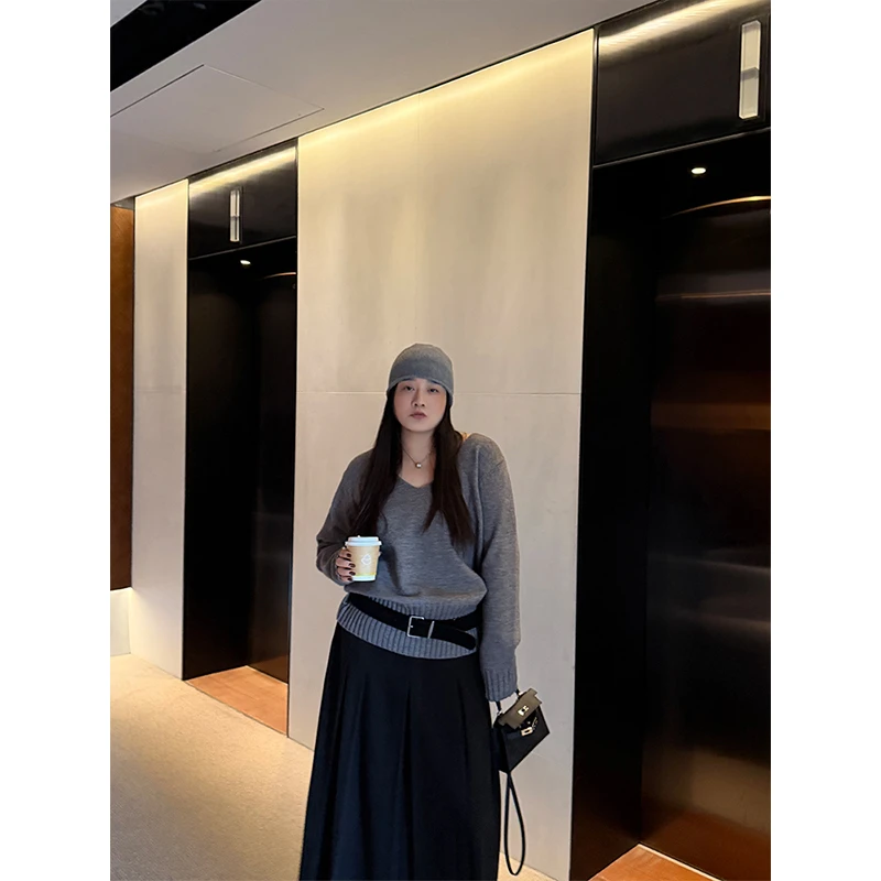 铅笔小鑫大码女装 慵懒松弛V领软糯羊毛皮带搭配针织上衣