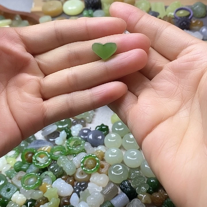 未镶嵌和田玉挂件爱心