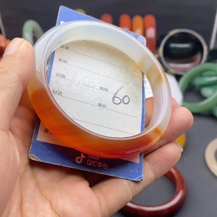 未镶嵌手镯石英质玉