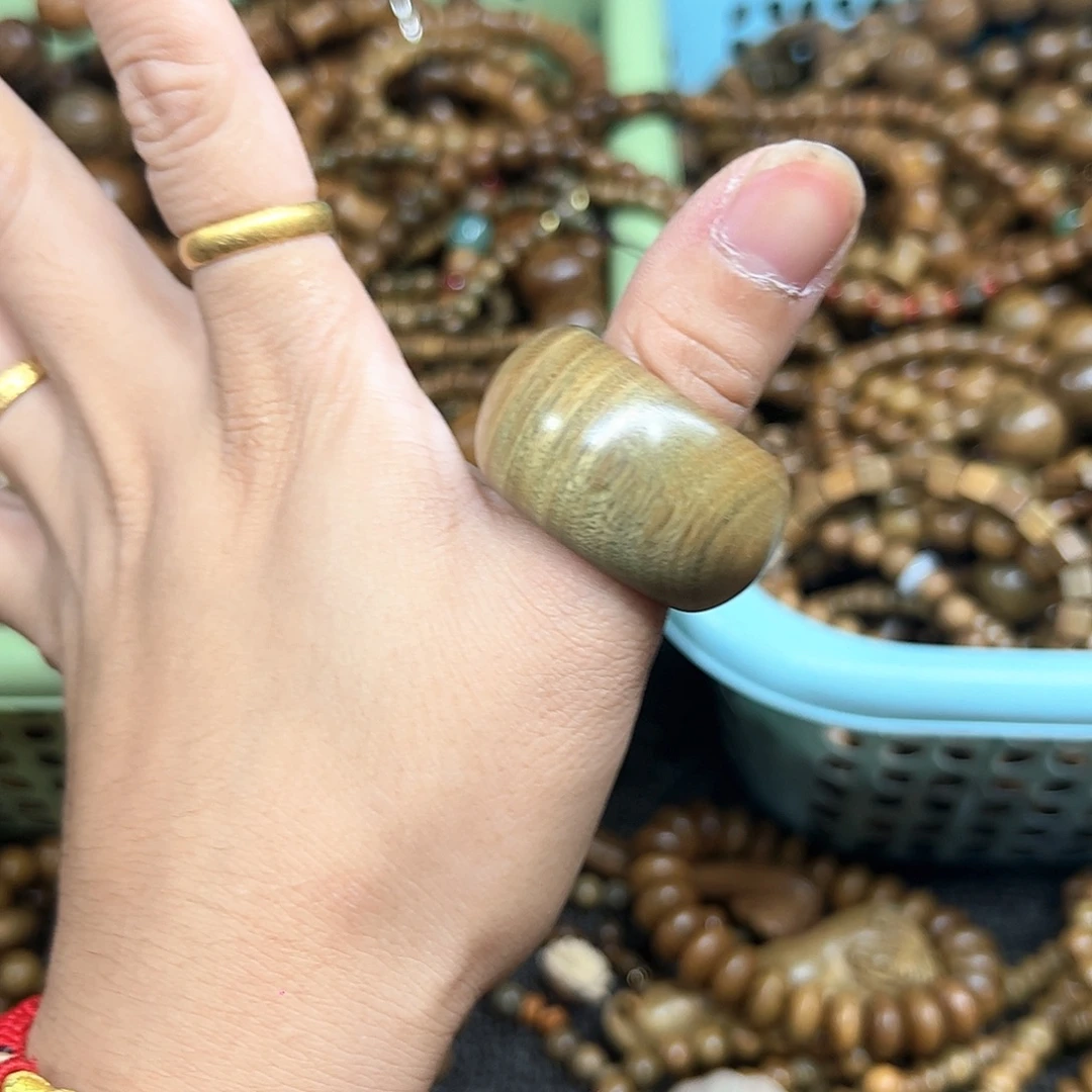 维腊木（绿檀）无事牌