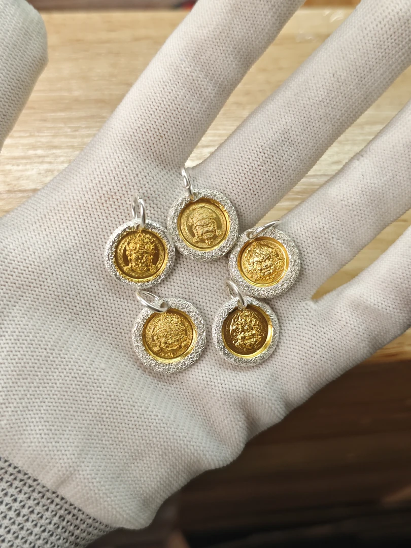 吊坠足银 手工制作五色财神/十二生肖守护神锤纹小吊坠（侧挂）