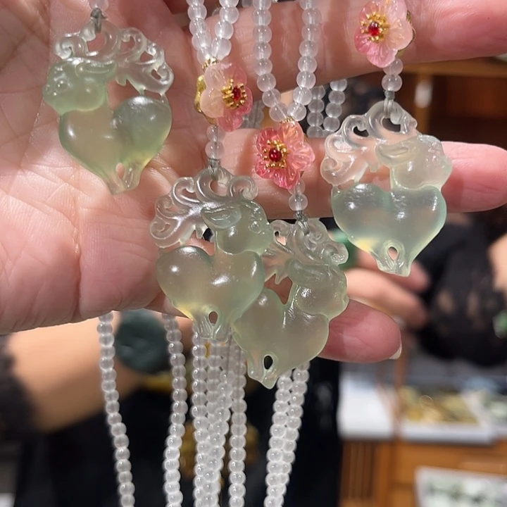 未镶嵌岫玉毛衣链