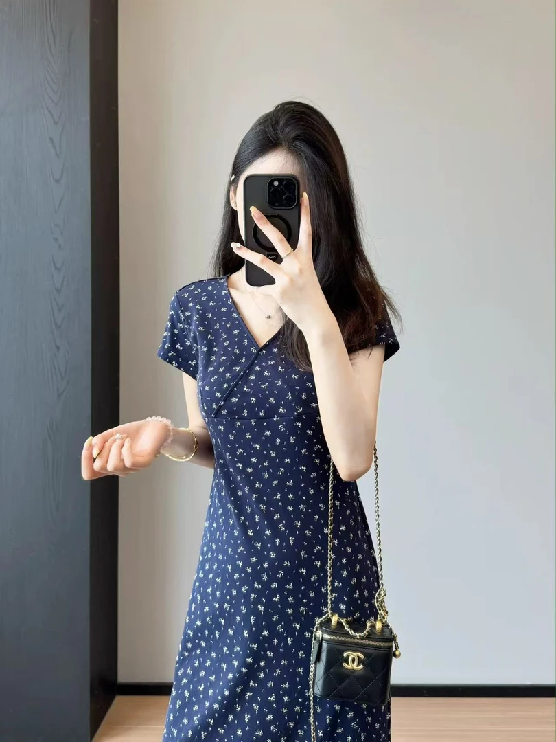 柯莱（订单）夏季女士法式度假风碎花连衣裙高腰显瘦后开叉