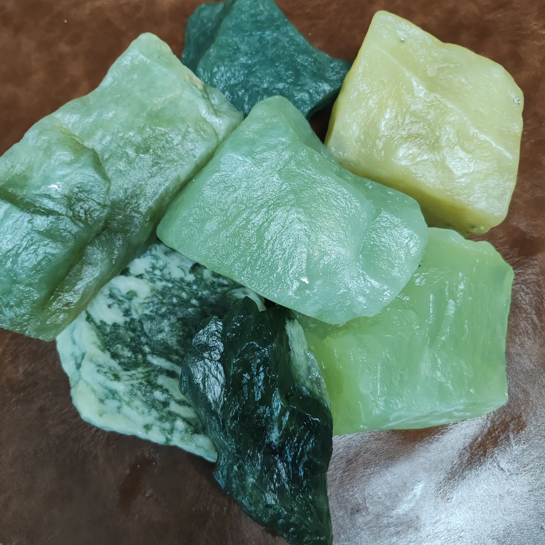 天然岫玉精品原石多样性随机发货一块