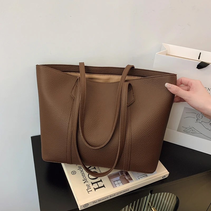 慵懒风简约复古包女大容量2025新款休闲百搭单肩包上班通勤托特包