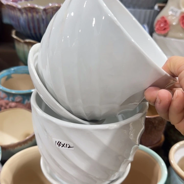 凑9块包邮，有孔，不清楚问客服