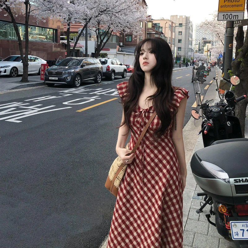 【落霞岛屿】法式复古红格纹连衣裙女夏气质显瘦V领荷叶边吊带长裙