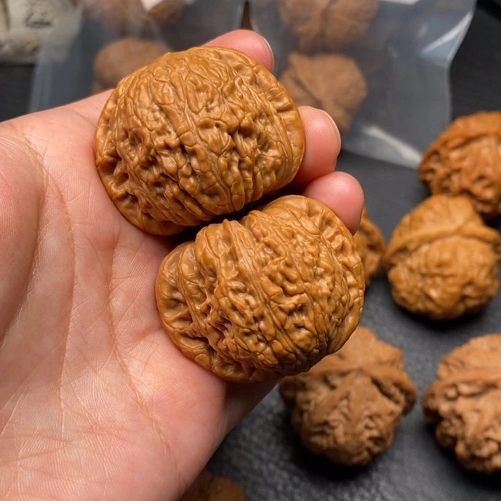 ****在吊坠文玩核桃全品40绣球