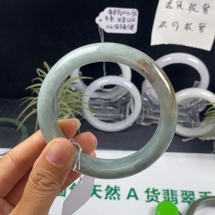 翡翠未镶嵌手镯68号。58.8圈