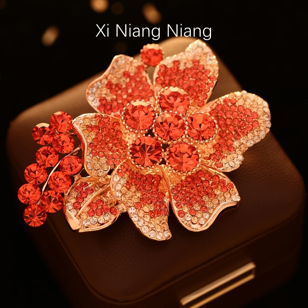铜合金仿水晶胸针 高档澜七-小众水杨红色创意复古大衣胸针-S3397