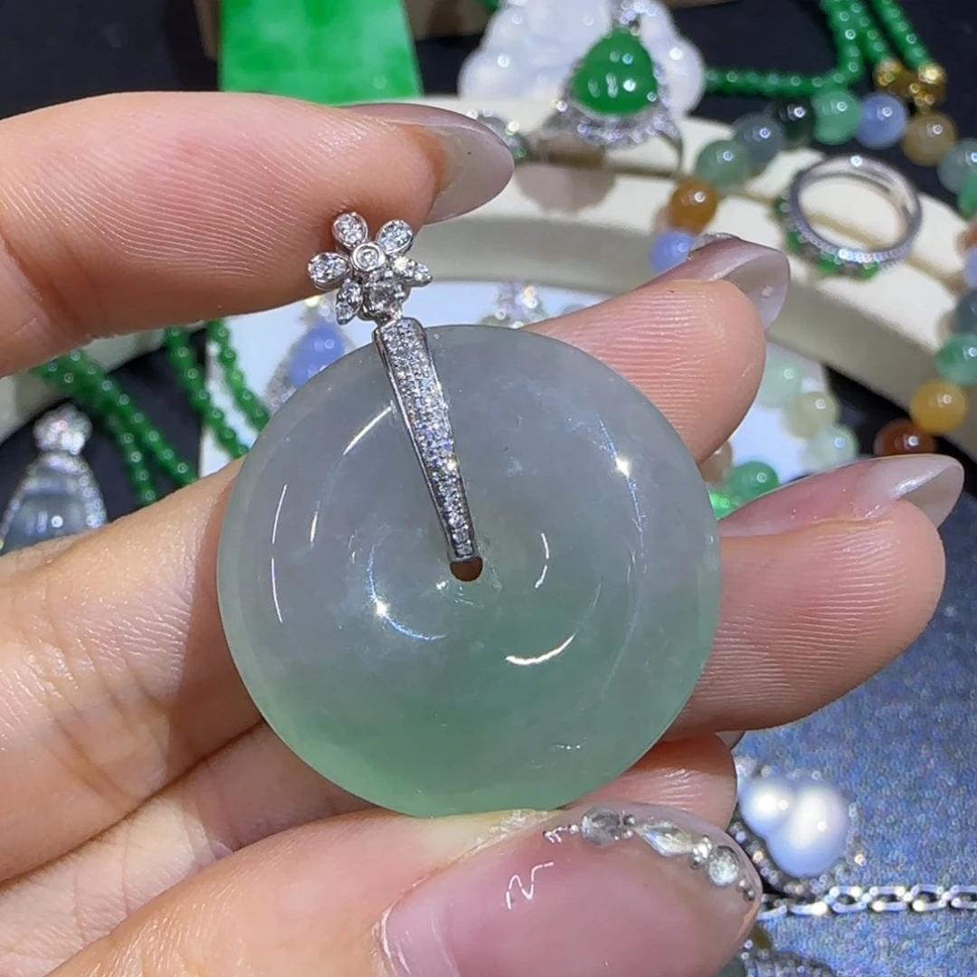 翡翠18K金镶嵌颈饰精品