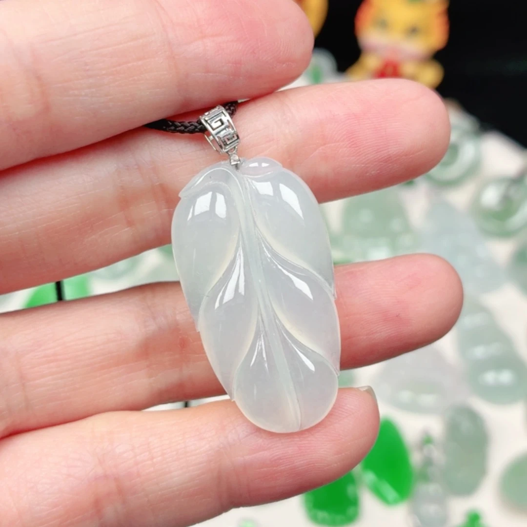 颈饰18K金镶嵌翡翠缅甸天然A货翡翠