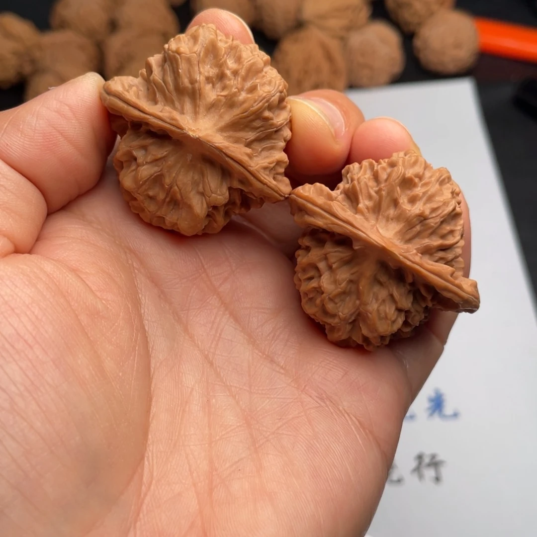 文玩核桃吊坠096。39刀子